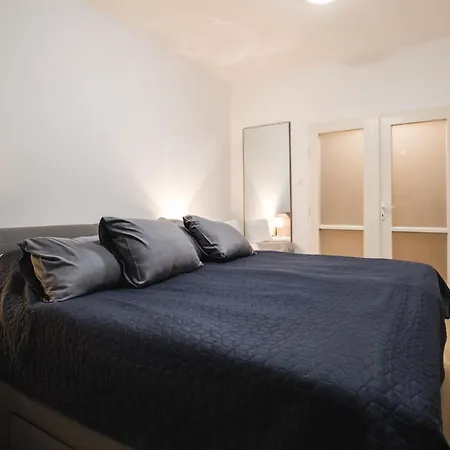 Apartment Flexihome Sk - Zborovska - Garage Parking With Electricity - 2 Bedrooms Kosice