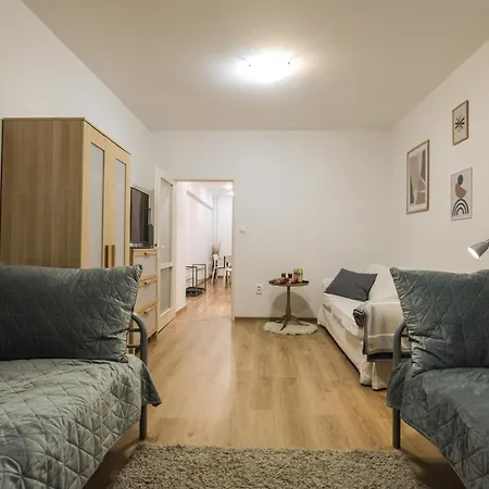 Flexihome Sk - Zborovska - Garage Parking With Electricity - 2 Bedrooms * Košice