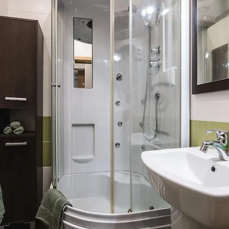 Flexihome Sk - Zborovska - Garage Parking With Electricity - 2 Bedrooms * Kosice