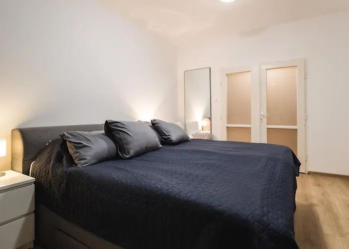 아파트 Flexihome Sk - Zborovska - Garage Parking With Electricity - 2 Bedrooms 코시체