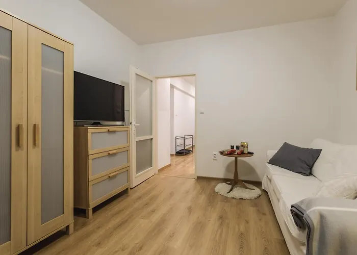 Flexihome Sk - Zborovska - Garage Parking With Electricity - 2 Bedrooms 아파트 코시체