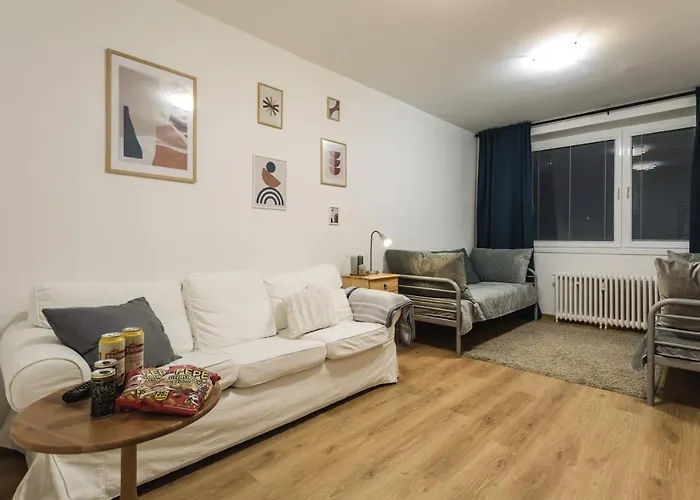 Flexihome Sk - Zborovska - Garage Parking With Electricity - 2 Bedrooms 아파트